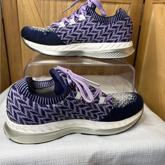 Brooks Blue and Purple Athletic Running Shoes with Knit Upper Size 7 - Picture 2 of 7